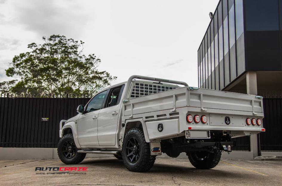 VOLKSWAGEN AMAROK T05 SATIN BLACK